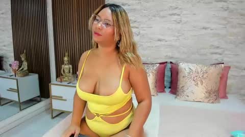 Snapshot of madisonhunterr_ chatting on February 1, 7:34 pm madisonhunterr_ online show from February 1, 7:34 pm