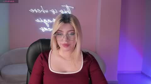 Madison Kane online show from July 15, 11:15 am