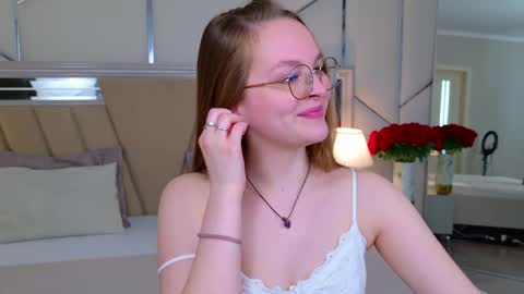 Maddy online show from May 30, 8:12 am