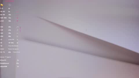Snapshot of madisson_rivas chatting on September 29, 9:20 pm online show from September 29, 9:20 pm