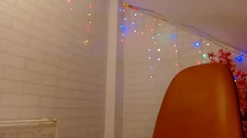Snapshot of madlyn_dee chatting on January 31, 8:43 pm Leena online show from January 31, 8:43 pm