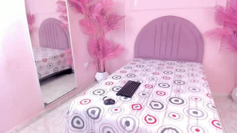 madyscarlett online show from October 2, 11:59 am