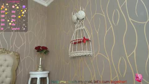 madyscarlett online show from December 5, 1:45 pm