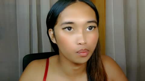 mae online show from July 25, 9:33 pm