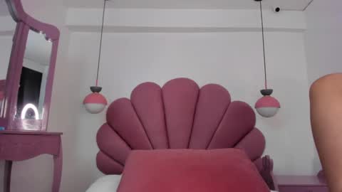 MAEE ANGELS online show from December 28, 1:50 am