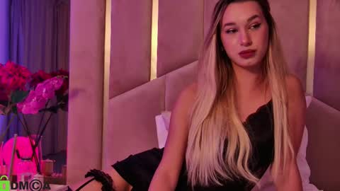Snapshot of maevedream chatting on October 9, 7:07 pm M. online show from October 9, 7:07 pm
