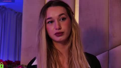 Snapshot of maevedream chatting on October 18, 6:31 pm M. online show from October 18, 6:31 pm