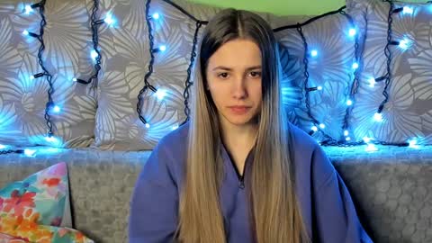 Maggie online show from December 16, 12:59 am