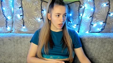 Maggie online show from January 27, 1:59 am