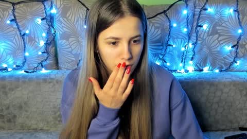 Maggie online show from December 13, 1:48 am