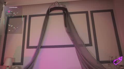   online show from February 22, 9:48 pm