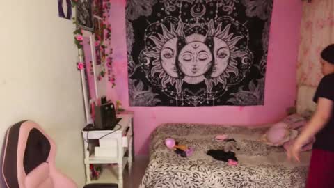 Claire online show from January 19, 11:10 pm