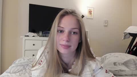 Snapshot of magic_couple13 chatting on January 7, 11:26 am Alice  online show from January 7, 11:26 am