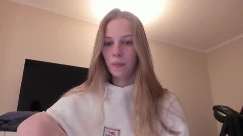 Snapshot of magic_couple13 chatting on February 13, 12:54 pm Alice  online show from February 13, 12:54 pm