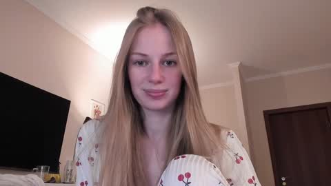 Snapshot of magic_couple13 chatting on January 6, 12:24 pm Alice  online show from January 6, 12:24 pm
