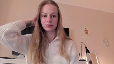 Snapshot of magic_couple13 chatting on March 8, 11:45 am Alice  online show from March 8, 11:45 am