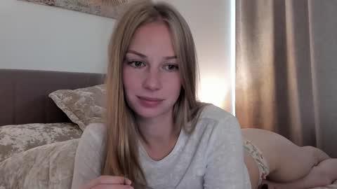 Snapshot of magic_couple13 chatting on September 12, 12:34 pm Alice  online show from September 12, 12:34 pm