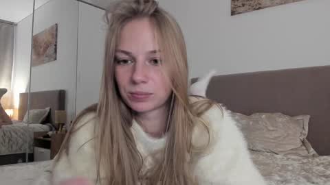Snapshot of magic_couple13 chatting on October 24, 12:45 pm Alice  online show from October 24, 12:45 pm