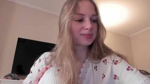 Snapshot of magic_couple13 chatting on January 31, 11:46 am Alice  online show from January 31, 11:46 am
