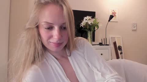 Snapshot of magic_couple13 chatting on January 30, 11:11 am Alice  online show from January 30, 11:11 am