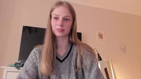 Snapshot of magic_couple13 chatting on March 3, 11:25 am Alice  online show from March 3, 11:25 am