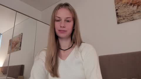 Snapshot of magic_couple13 chatting on October 16, 9:12 am Alice  online show from October 16, 9:12 am