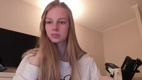 Snapshot of magic_couple13 chatting on February 11, 10:47 am Alice  online show from February 11, 10:47 am