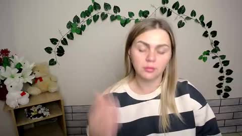 Snapshot of magic_katarina_ chatting on December 5, 12:22 pm magic_katarina_ online show from December 5, 12:22 pm