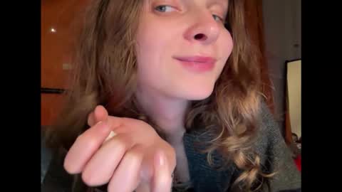 Snapshot of magic_mini_moon chatting on October 3, 8:03 pm Mikky or Moon online show from October 3, 8:03 pm