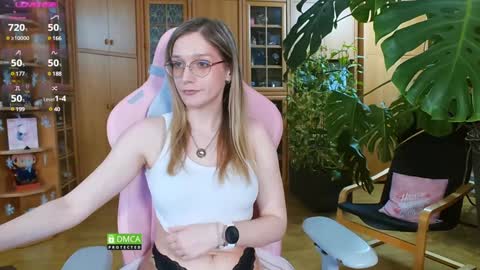 Snapshot of magicstylex chatting on February 3, 5:40 am Nicole online show from February 3, 5:40 am