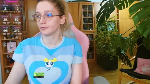 Snapshot of magicstylex chatting on February 7, 12:53 am Nicole online show from February 7, 12:53 am