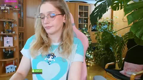 Snapshot of magicstylex chatting on January 7, 7:59 pm Nicole online show from January 7, 7:59 pm
