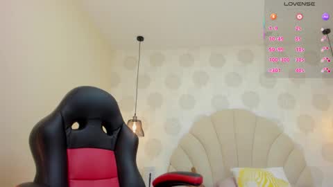 magievans1 online show from November 27, 2:36 am