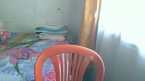 Snapshot of magiietaylor_ chatting on October 17, 8:23 pm Maggie Taylor online show from October 17, 8:23 pm