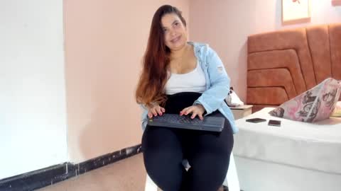 Snapshot of mahiasmith13 chatting on December 14, 1:16 pm MAHIA online show from December 14, 1:16 pm