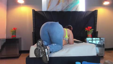 MAHIA online show from March 5, 1:40 pm