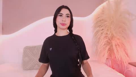 MAIA  LIA  online show from January 7, 1:42 am