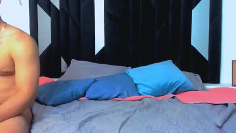 maia_steel online show from January 9, 5:50 pm