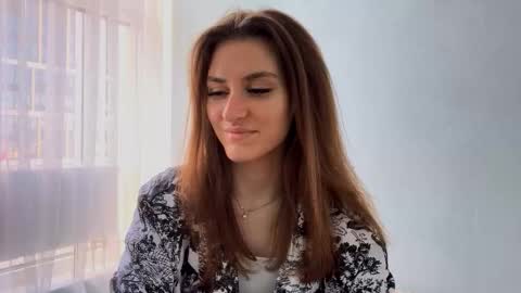 M I A online show from March 25, 7:22 am