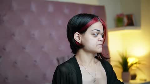  Maia  online show from December 21, 9:08 pm