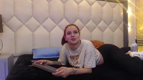 Snapshot of maiapark chatting on December 22, 12:38 pm Maia online show from December 22, 12:38 pm