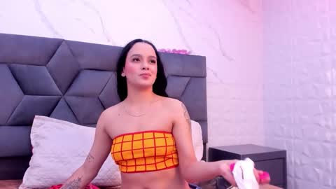 Snapshot of maiapark chatting on October 15, 11:57 am Maia online show from October 15, 11:57 am
