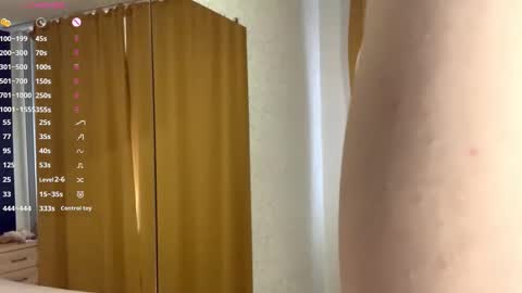Snapshot of maidacompston chatting on October 12, 9:33 am Elina online show from October 12, 9:33 am