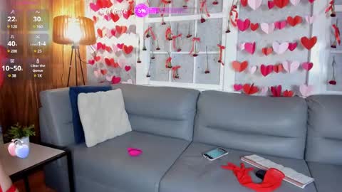 Snapshot of maiia_cute chatting on February 16, 1:49 am Maiia Cute online show from February 16, 1:49 am