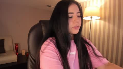 Snapshot of maiiitee_ chatting on September 8, 3:22 pm Mait online show from September 8, 3:22 pm