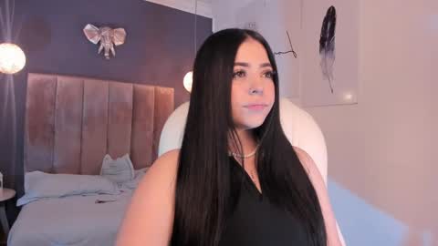 Snapshot of maiiitee_ chatting on March 12, 1:19 pm Mait online show from March 12, 1:19 pm