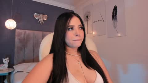 Snapshot of maiiitee_ chatting on December 15, 3:20 pm Mait online show from December 15, 3:20 pm