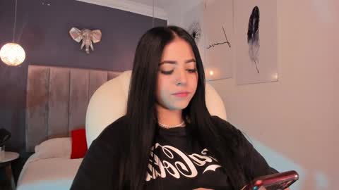 Snapshot of maiiitee_ chatting on March 2, 3:52 pm Mait online show from March 2, 3:52 pm