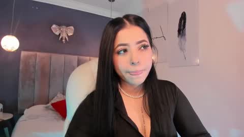 Snapshot of maiiitee_ chatting on March 5, 1:06 pm Mait online show from March 5, 1:06 pm