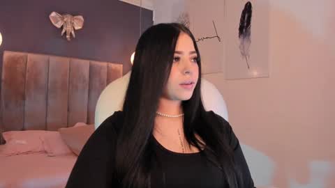 Snapshot of maiiitee_ chatting on March 7, 1:29 pm Mait online show from March 7, 1:29 pm
